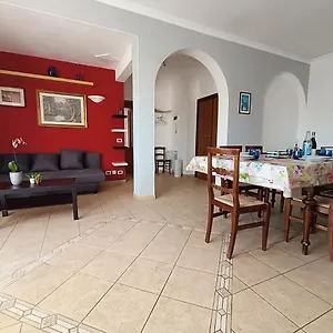  Apartment Avellini - Delightful And Spacious With Terrace - Near Metro A Cornelia Italien